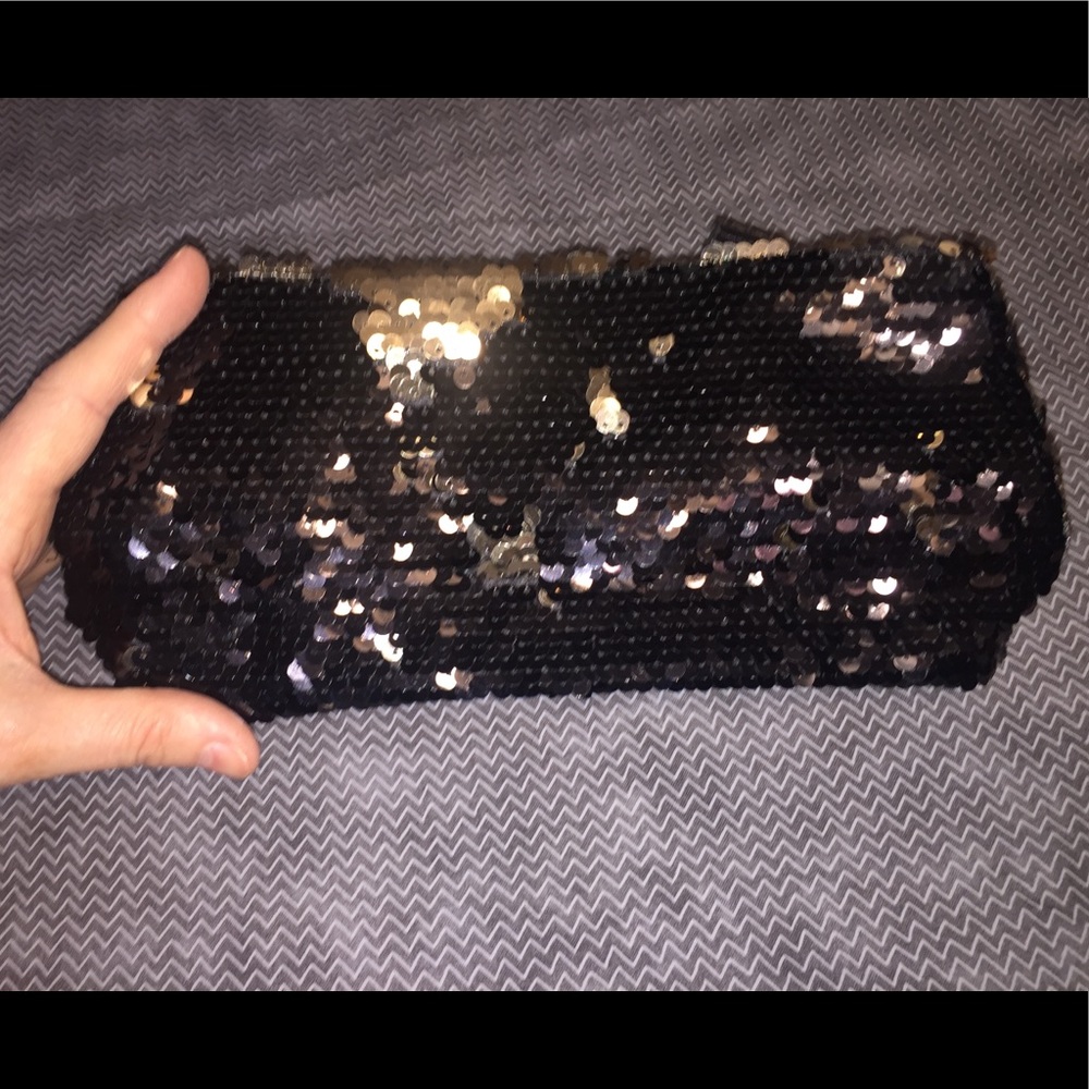 Victoria’s Secret’s Black & Gold Sequined Clutch - Picture 4 of 5